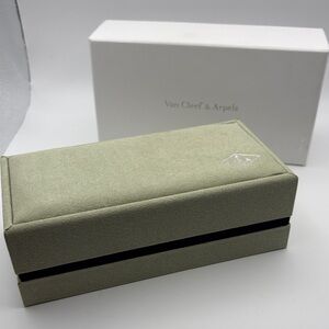 Van Cleef & Arpels Green Bracelet Box